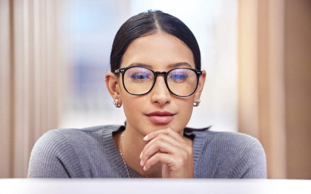 woman deciding what questions to ask a prospective therapist finding the right therapist for me in Reno, NV