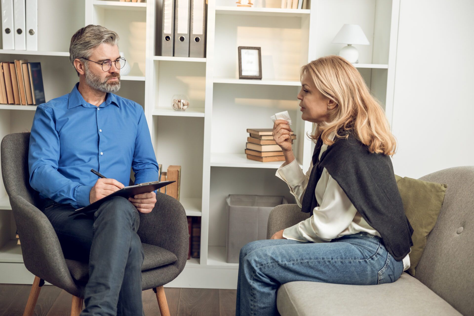 Resources 4 Therapist meeting with a client in Reno